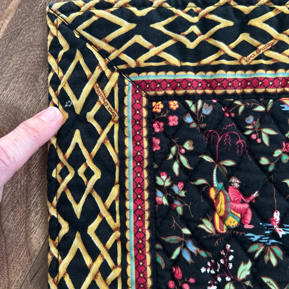 Vera Bradley Ming Placemats And Napkins Set of 8 Retired - Picture 9 of 10